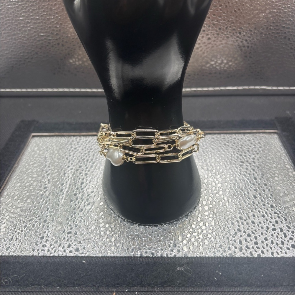 Elegant Gold Chain Bracelet with Pearls Magnetic Clasp